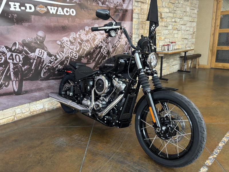 Street Bob®