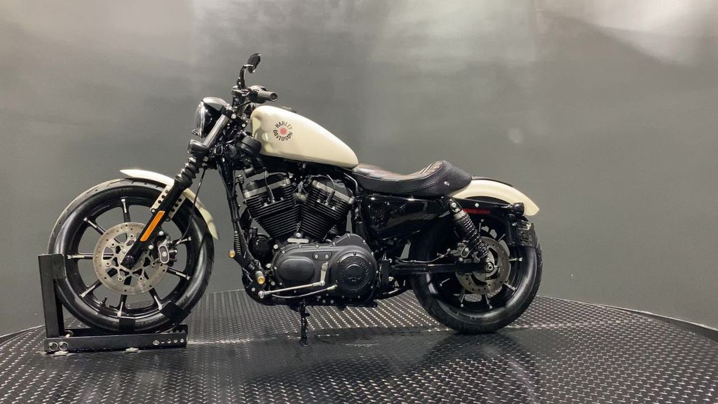 Iron 883®