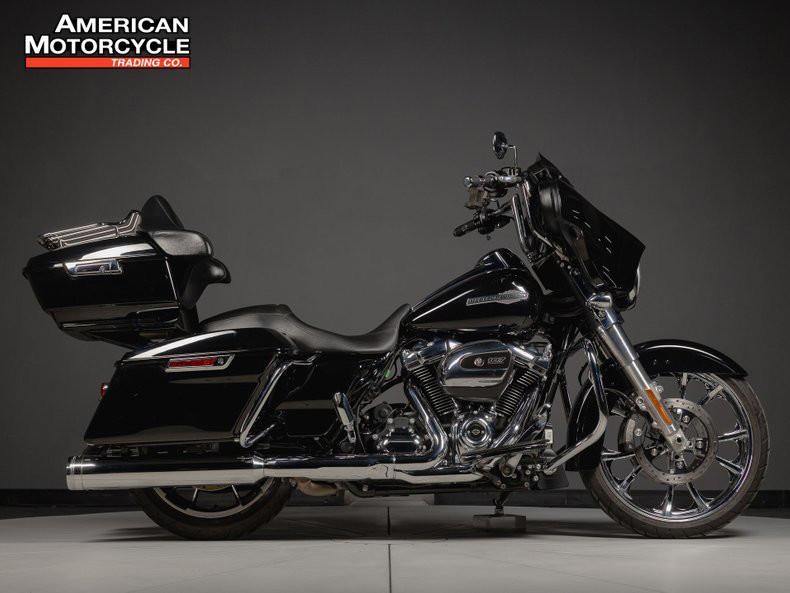 Street Glide®