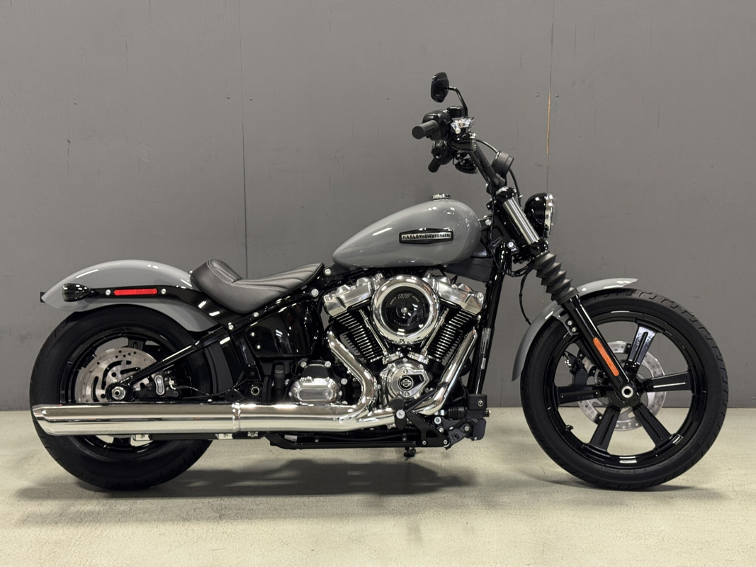 Street Bob®