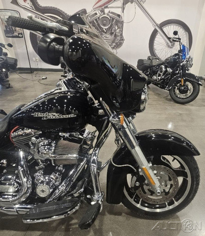 Street Glide®