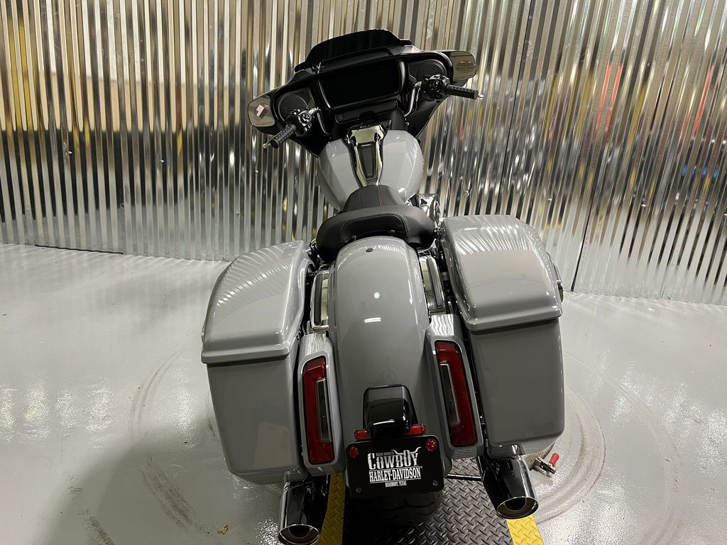 Street Glide®