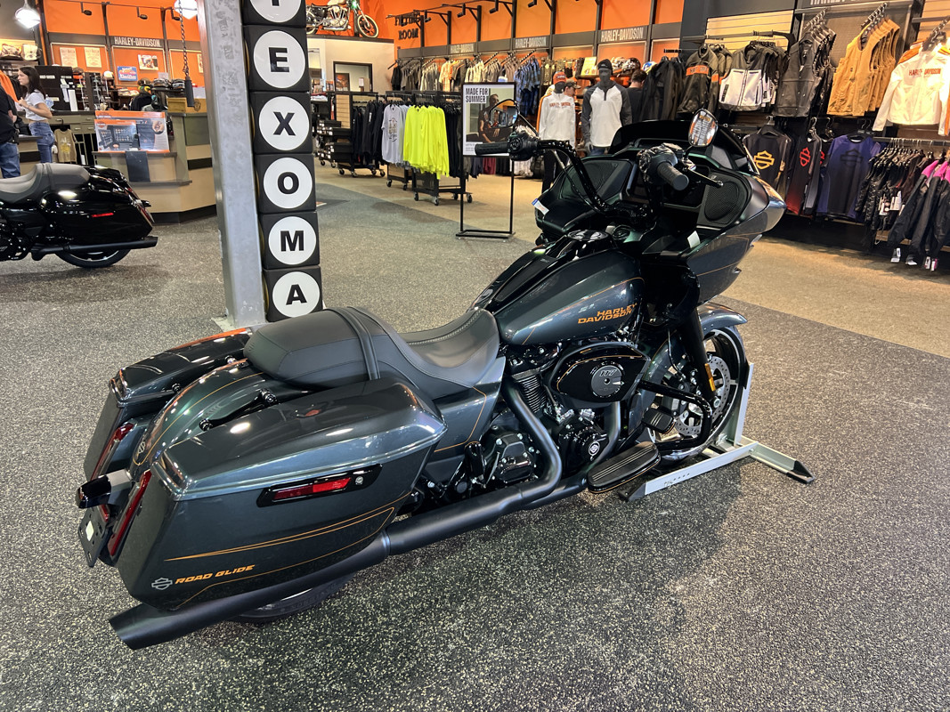 Road Glide®