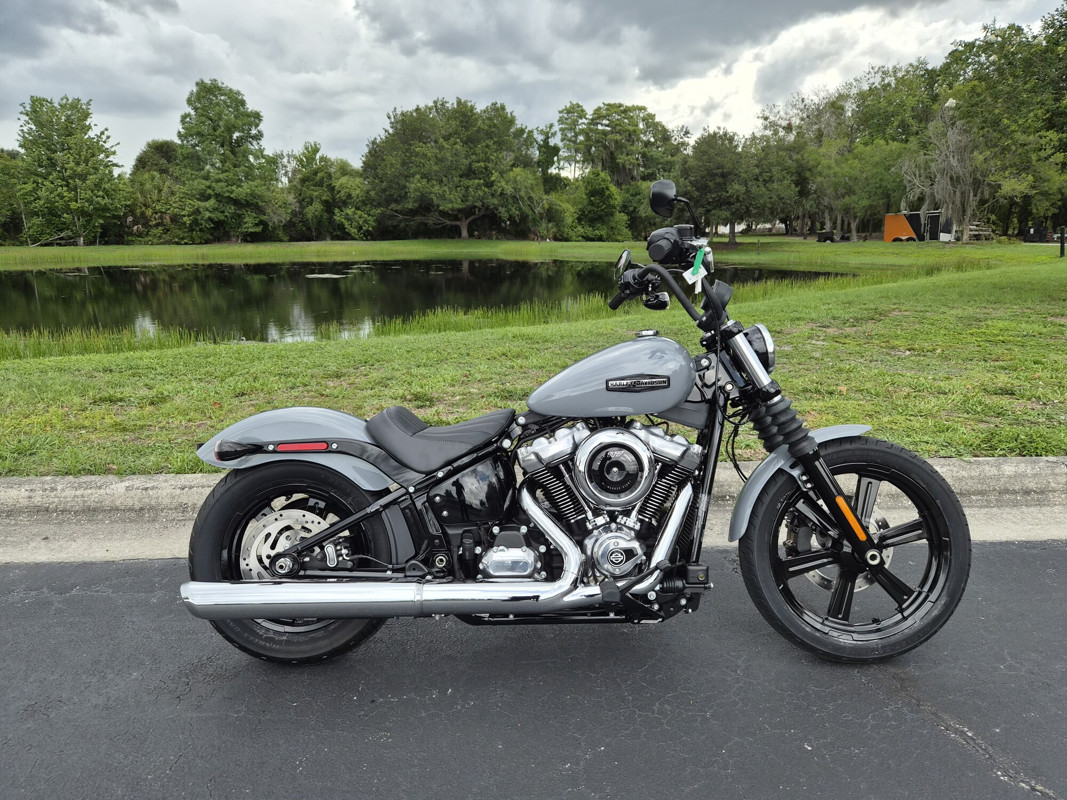 Street Bob®