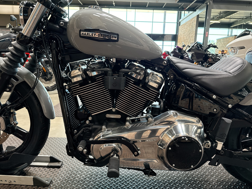 Street Bob®