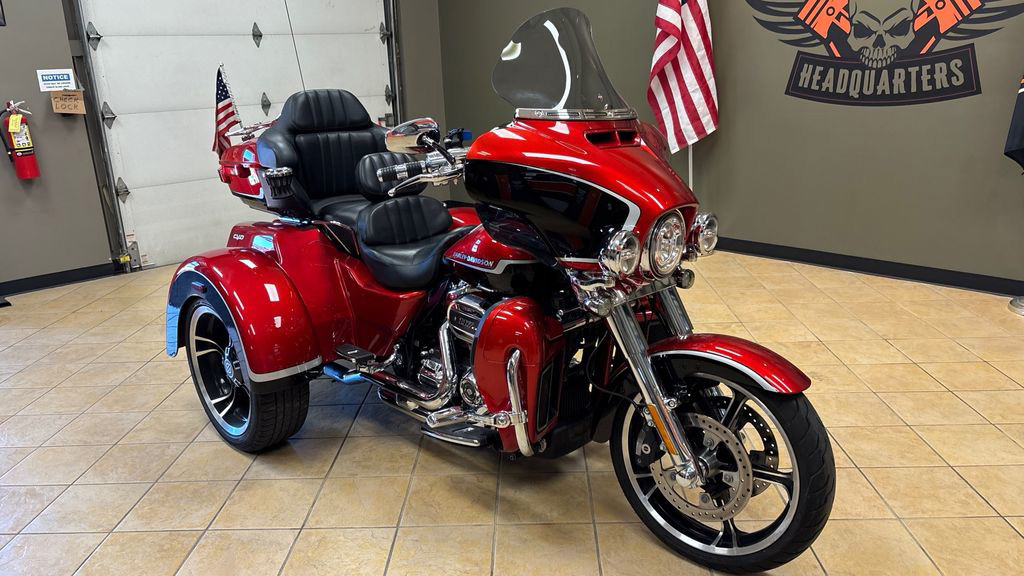 CVO® Tri Glide® Ultra