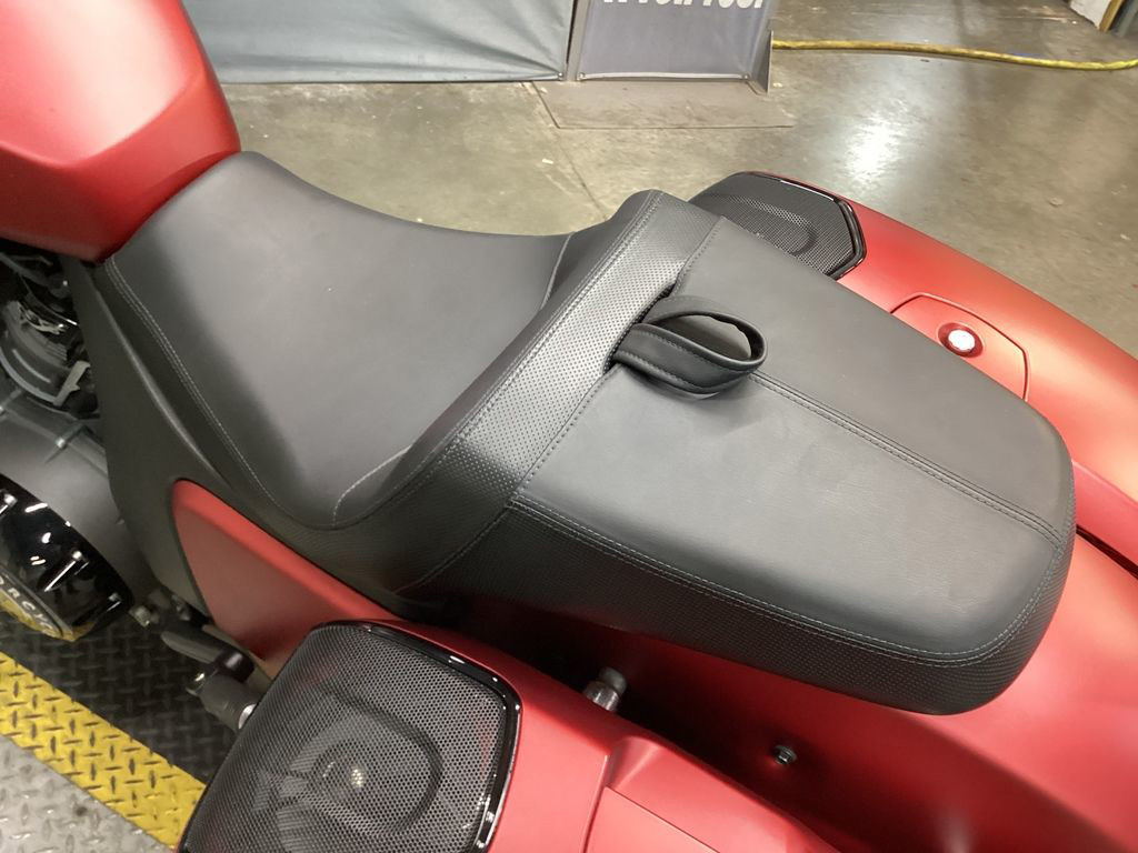 Challenger Dark Horse