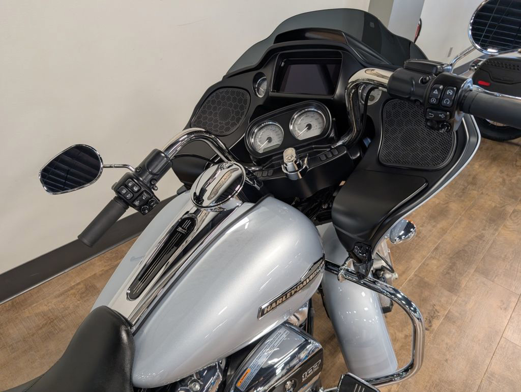 Road Glide®