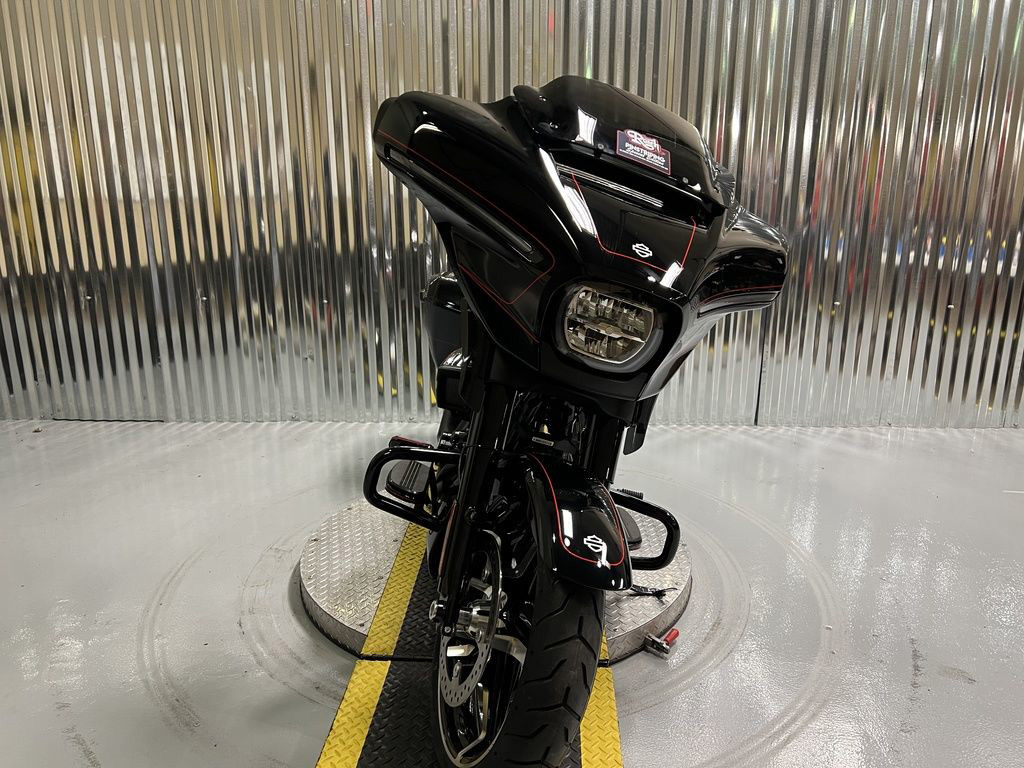 Street Glide®