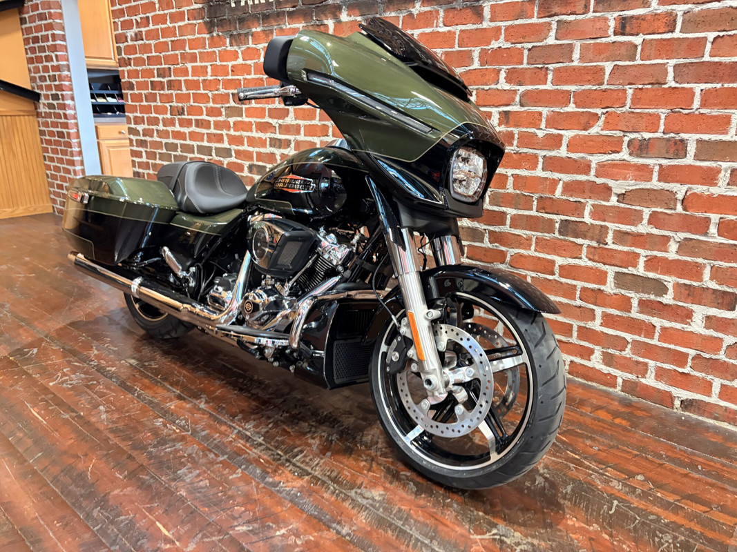 Street Glide®