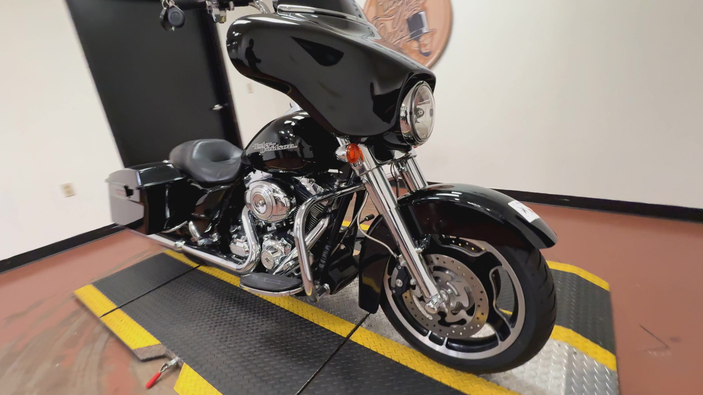 Street Glide®