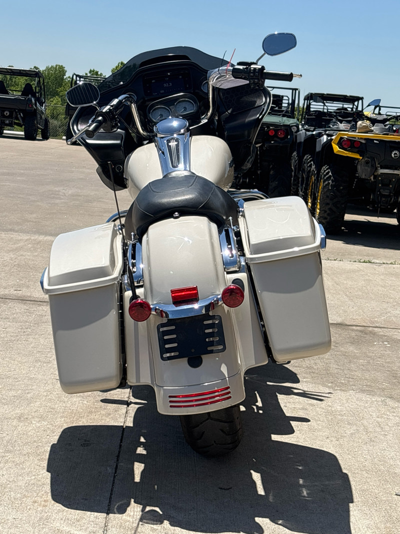 Road Glide®