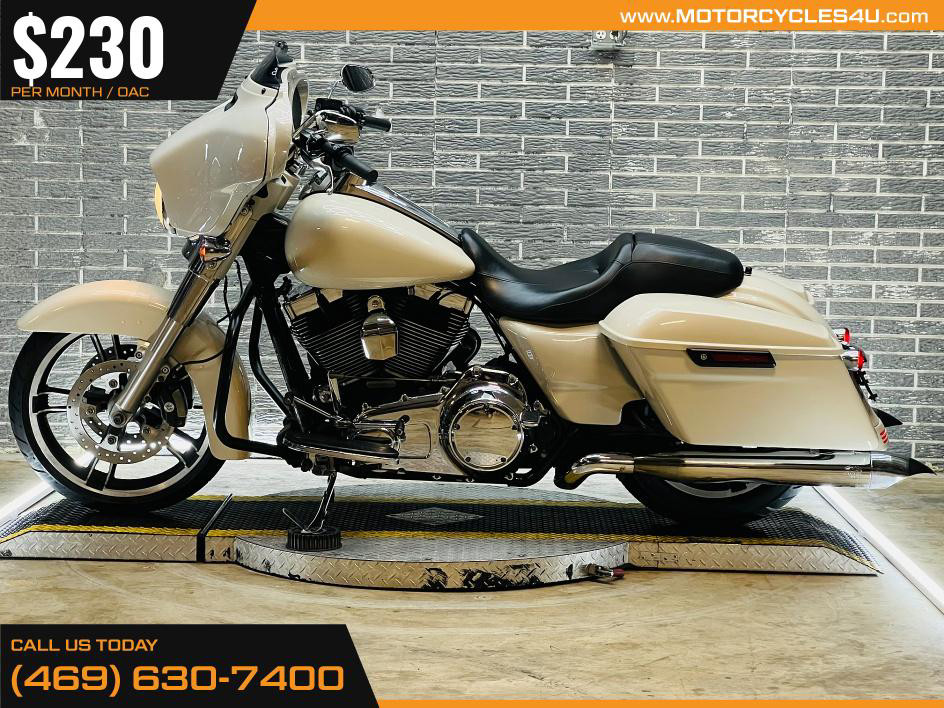 Street Glide®