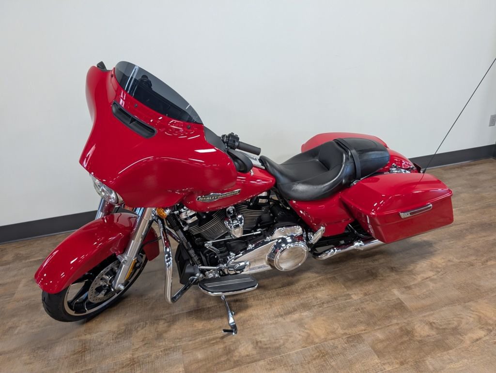 Street Glide®