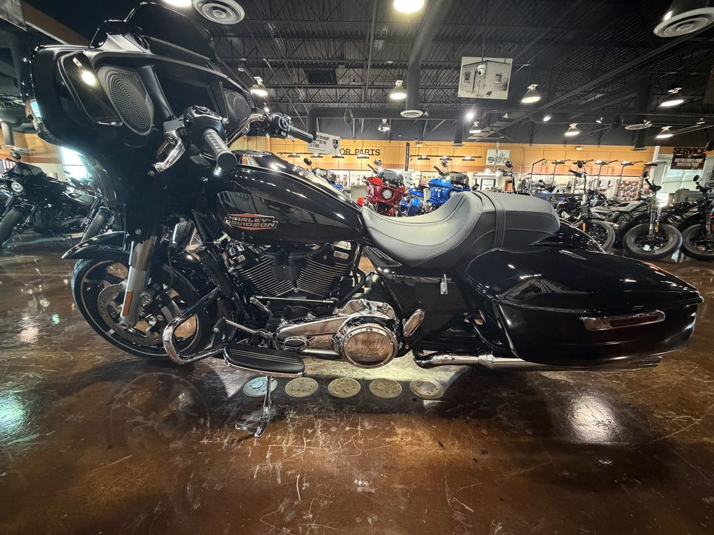 Street Glide®