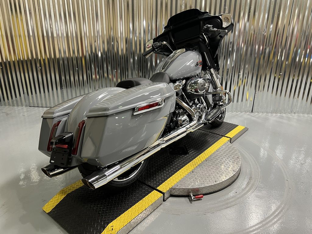 Street Glide®