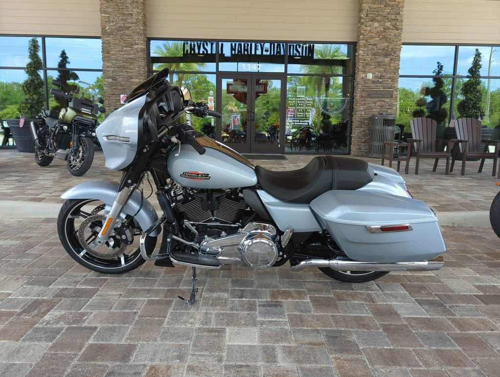 Street Glide®
