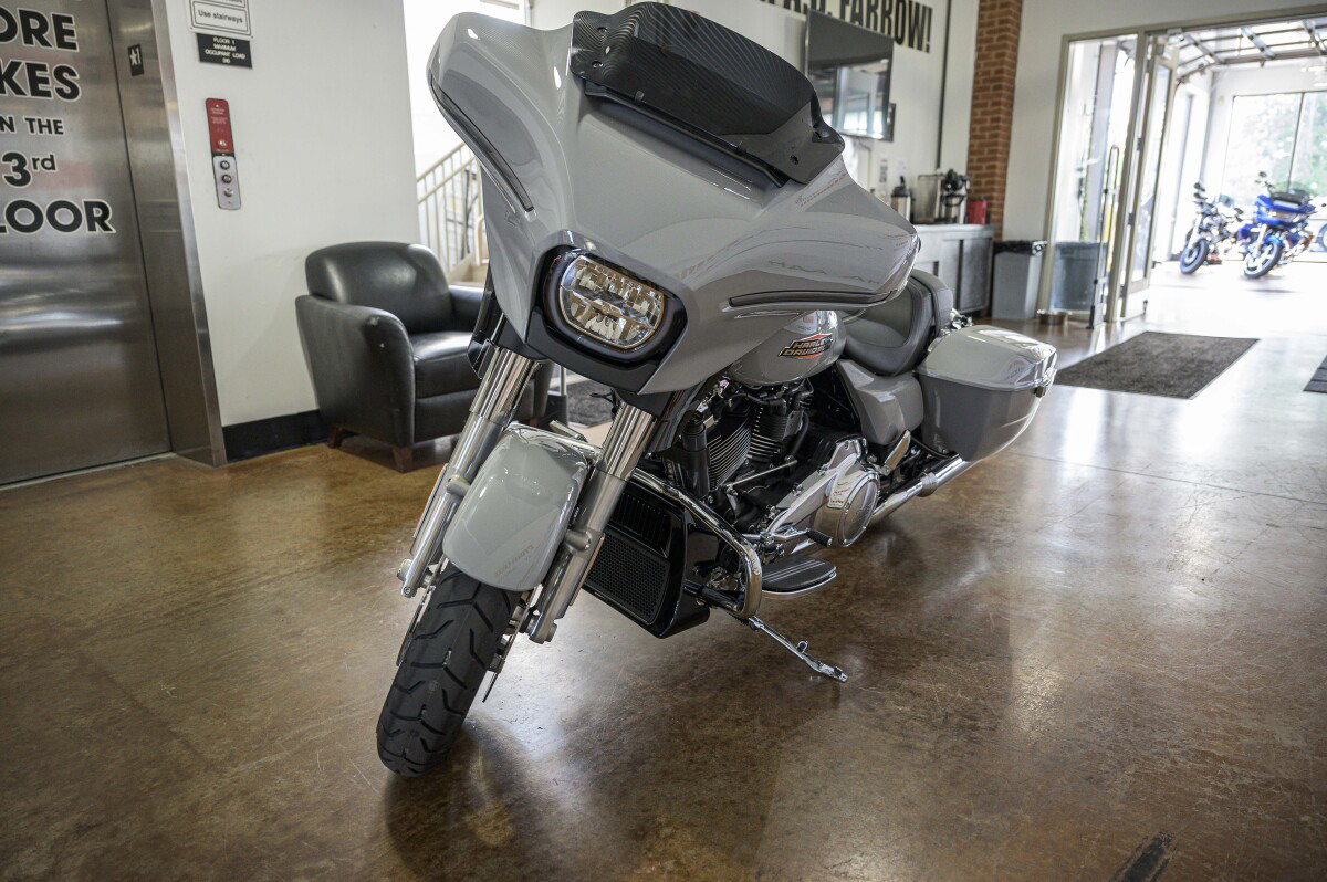 Street Glide®