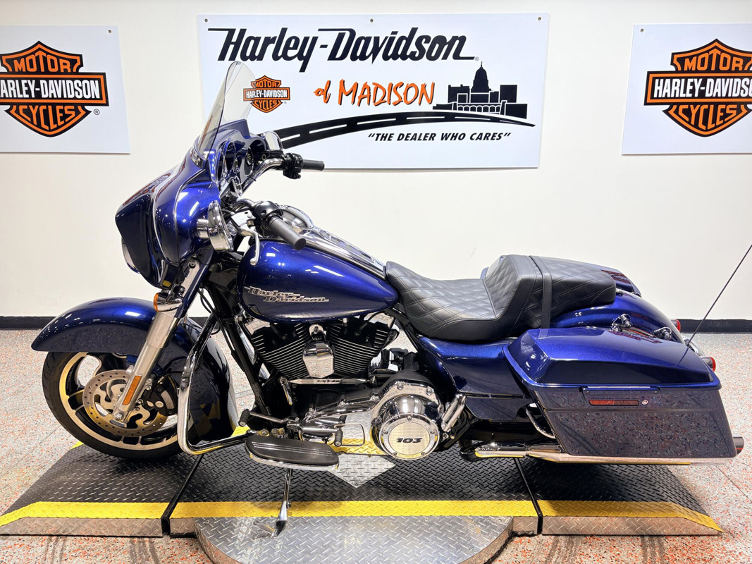 Street Glide®