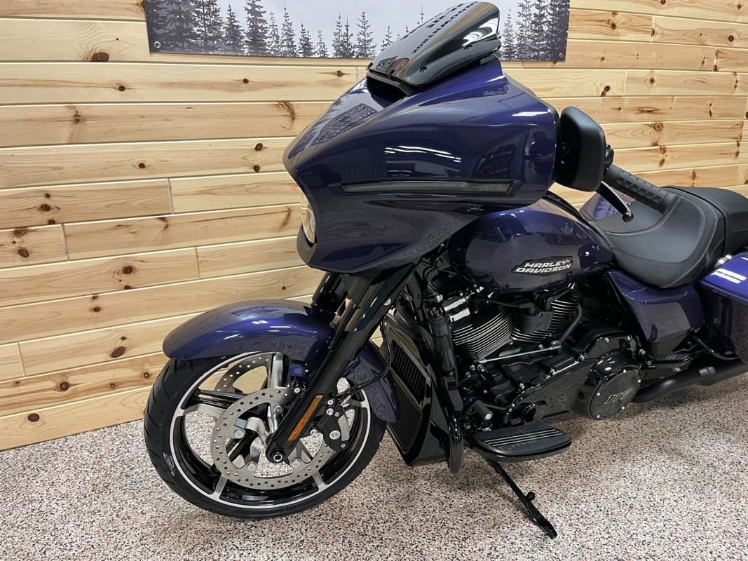 Street Glide®