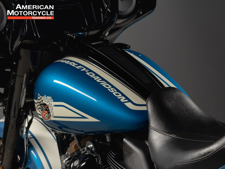 Street Glide® ST