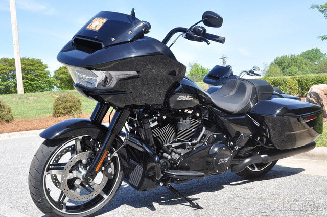 Road Glide®