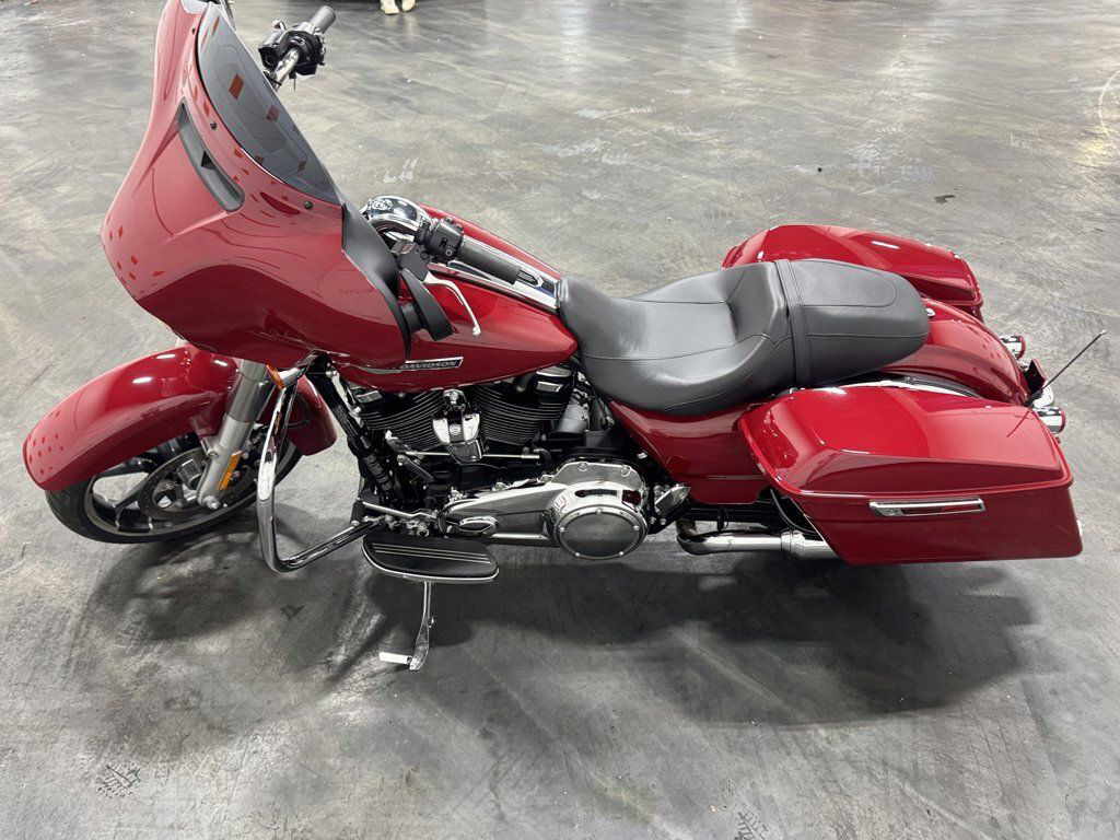 Street Glide®