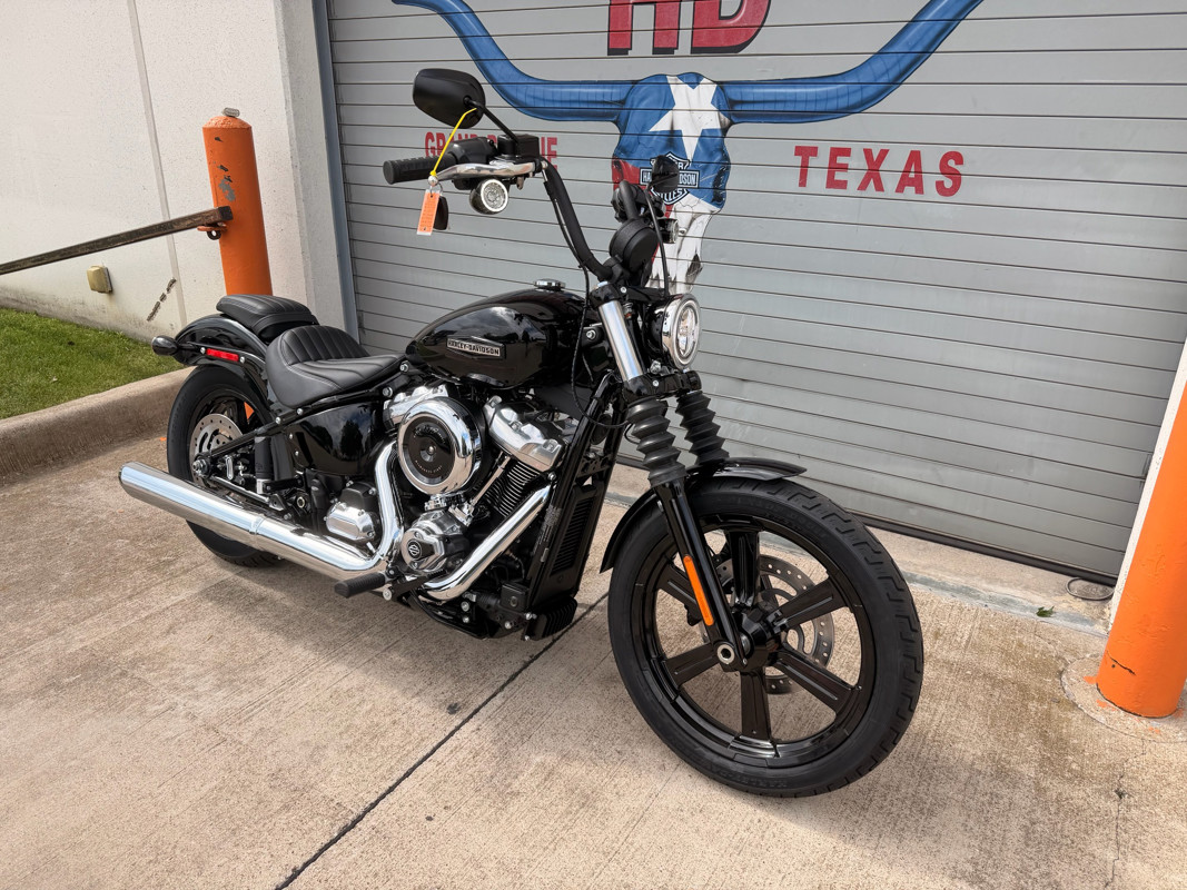 Street Bob®