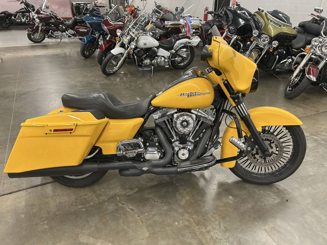 Street Glide®