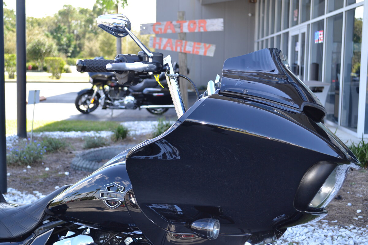 Road Glide®
