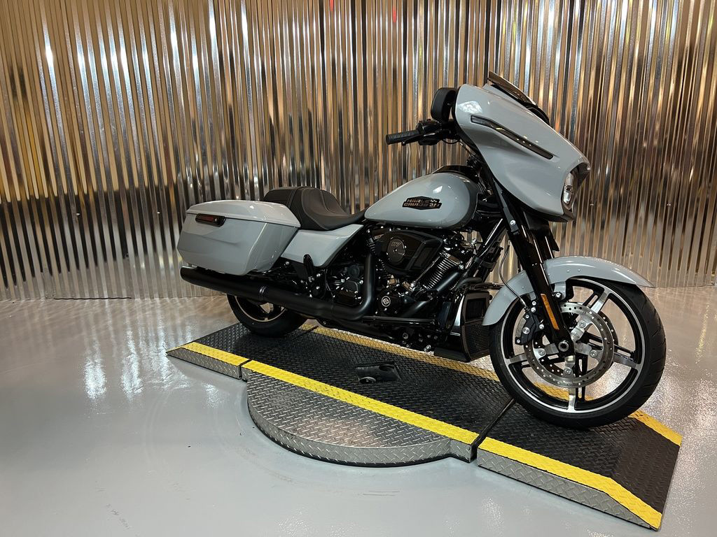 Street Glide®