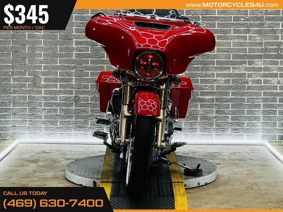 Street Glide®