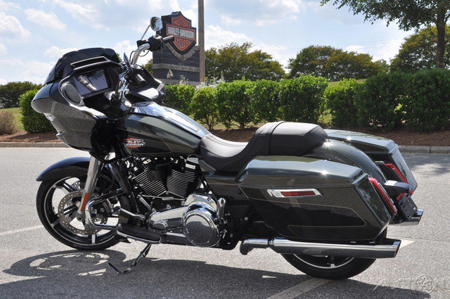 Road Glide®