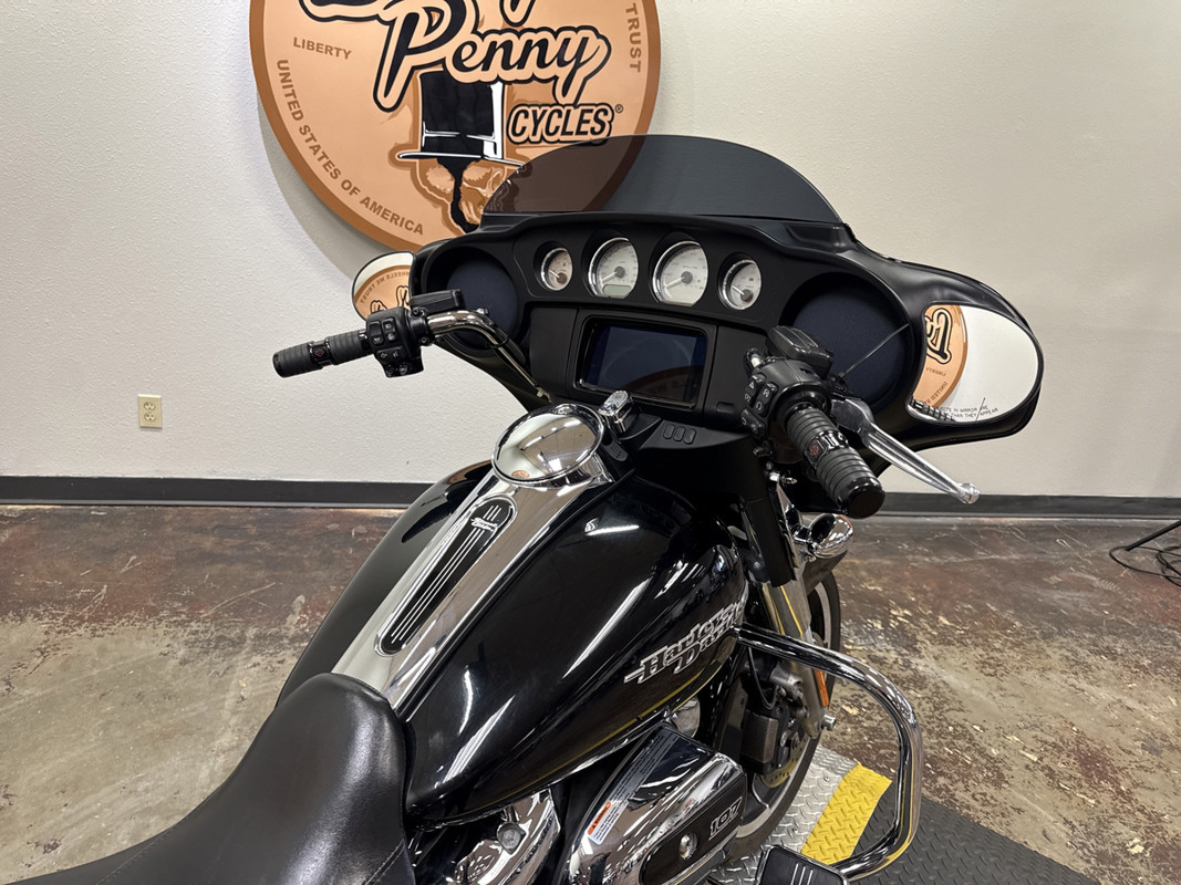 Street Glide®