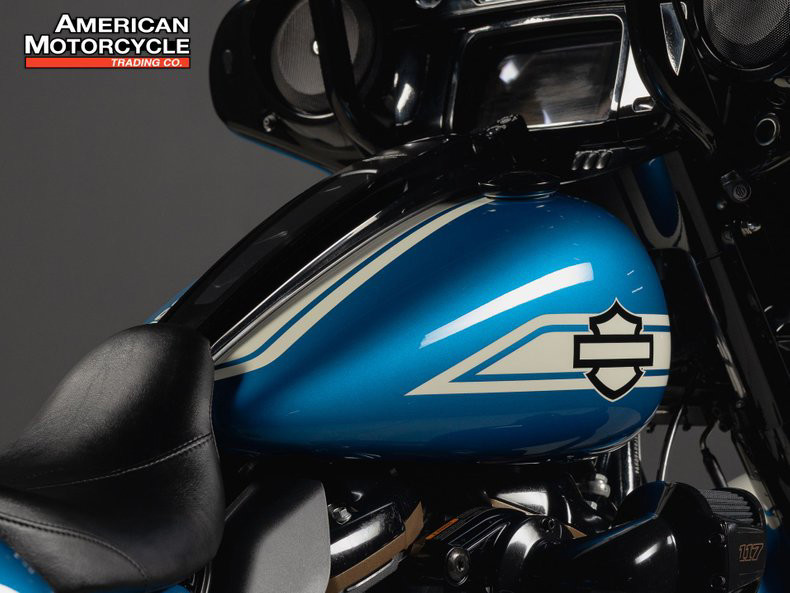 Street Glide® ST