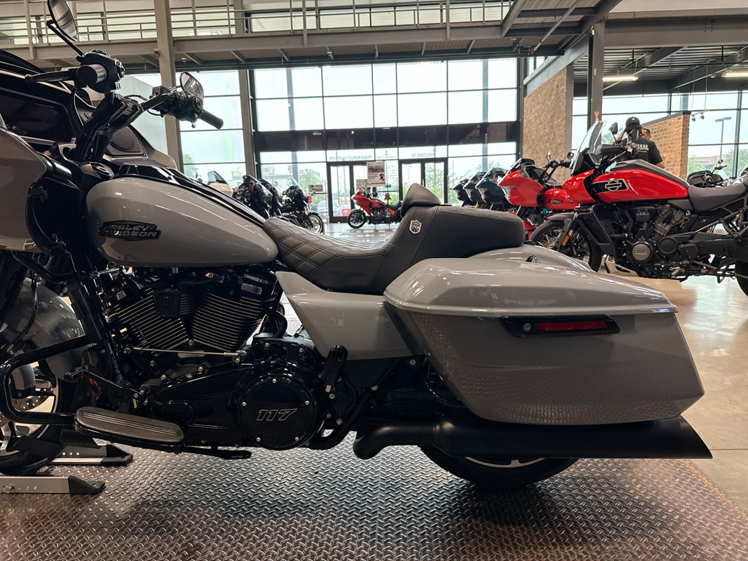 Road Glide®