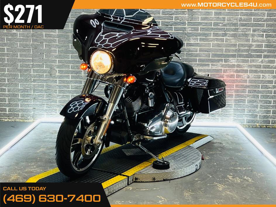 Street Glide®