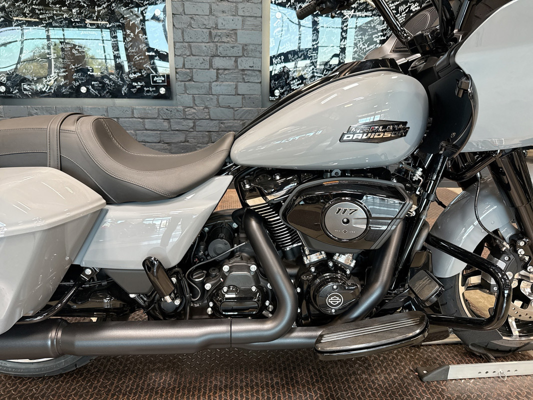 Road Glide®