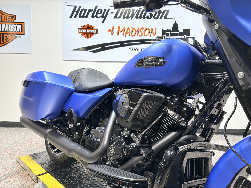 Street Glide®