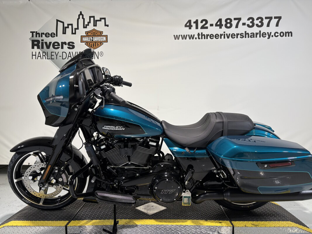 Street Glide®