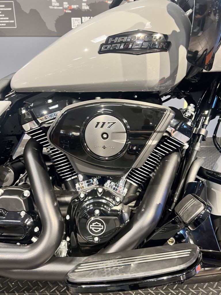 Road Glide®