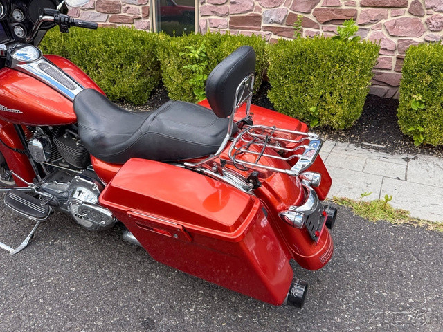 Street Glide®