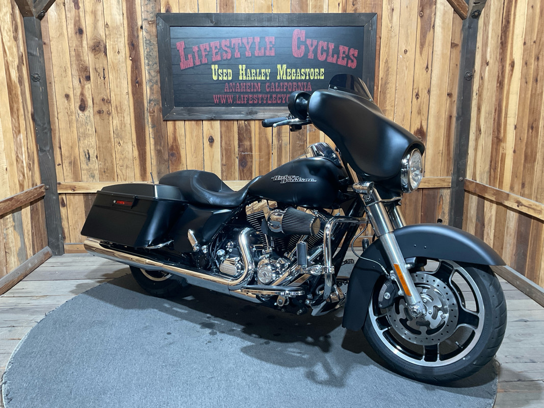 Street Glide®