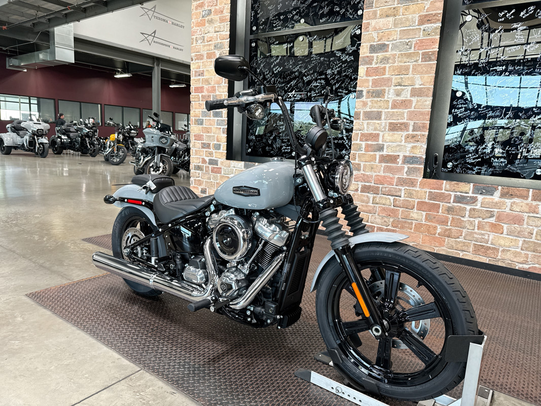 Street Bob®