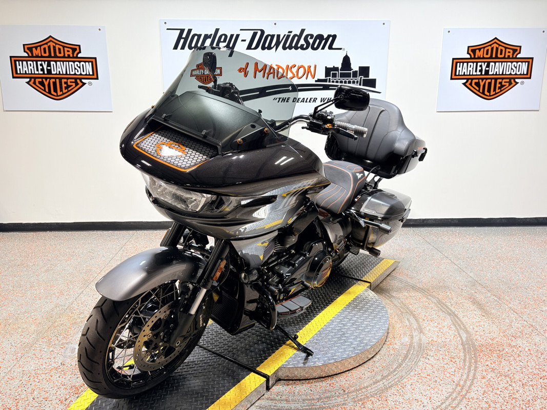 CVO® Road Glide®