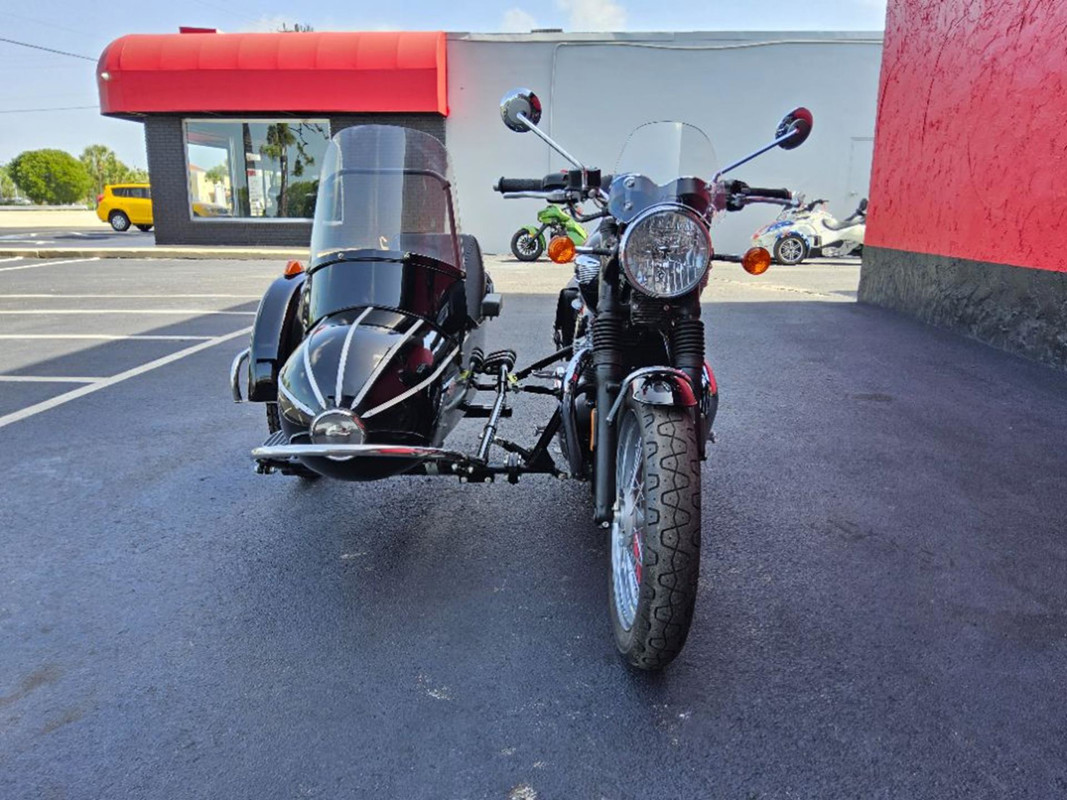 Bonneville T100