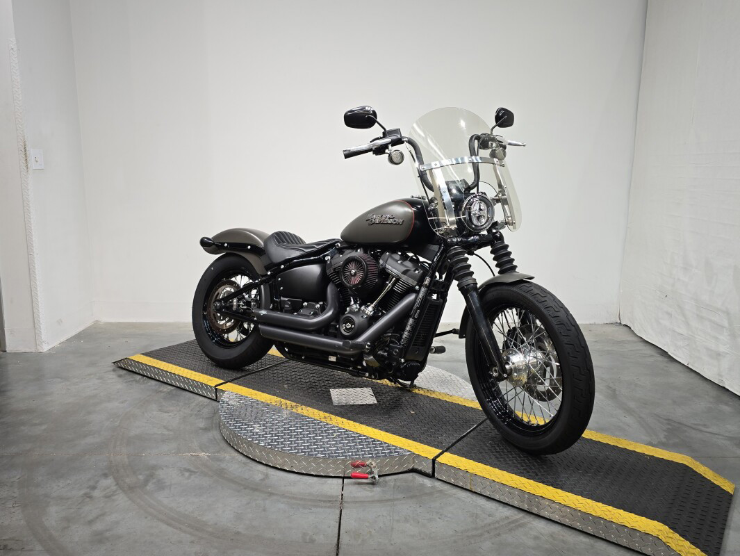 Softail® Street Bob®