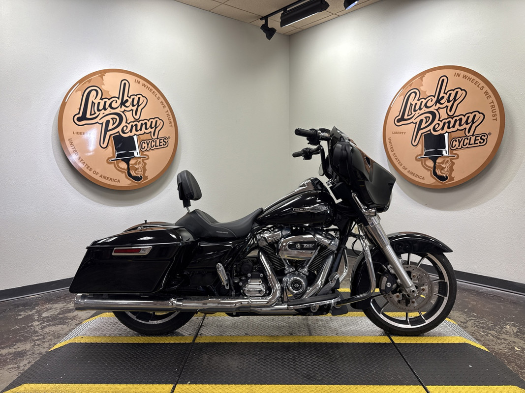 Street Glide®