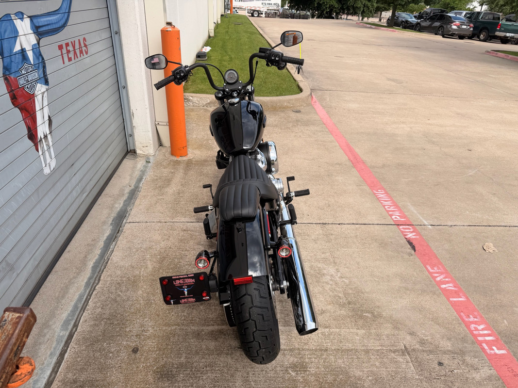Street Bob®
