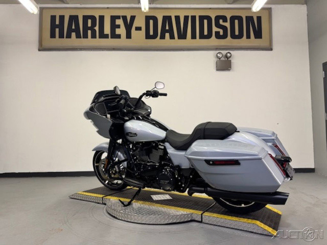 Road Glide®